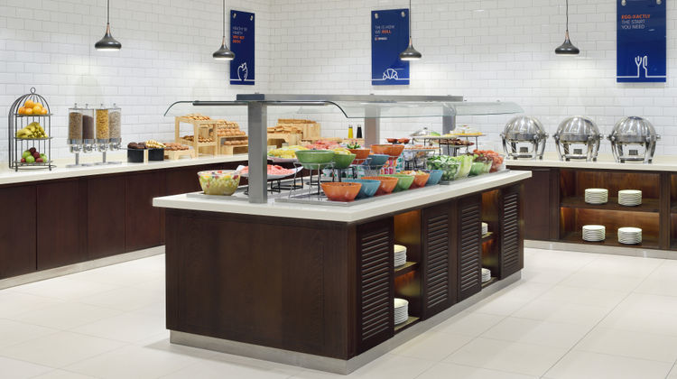Holiday Inn Express Dubai Internet City Restaurant