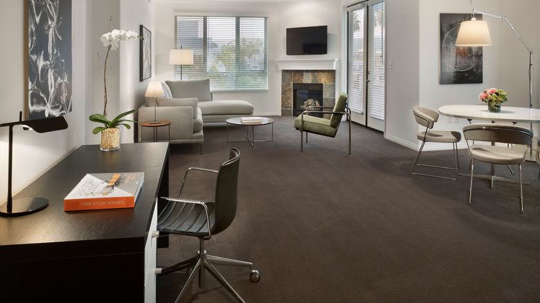 <b>AKA Beverly Hills Room</b>. Images powered by <a href="https://www.leonardoworldwide.com/" title="Leonardo Worldwide" target="_blank">Leonardo</a>.