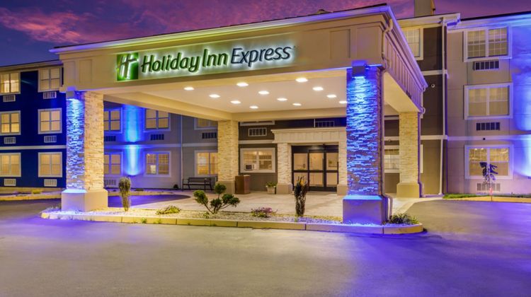 Holiday Inn Express Plymouth Exterior