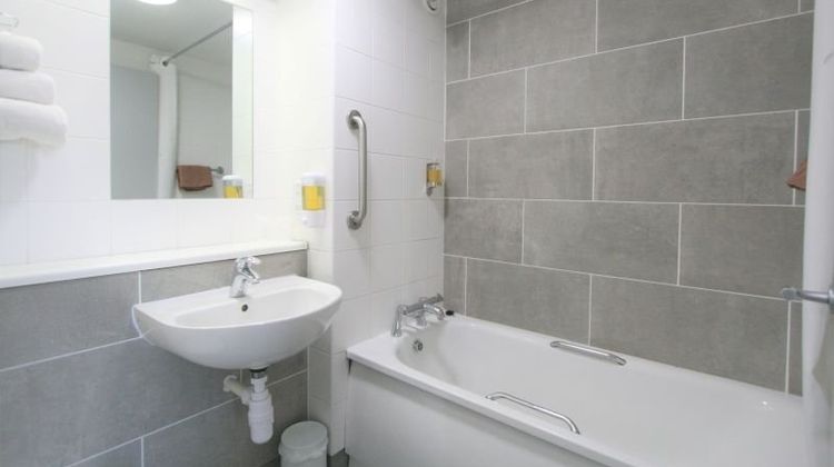 Travelodge Wakefield Room