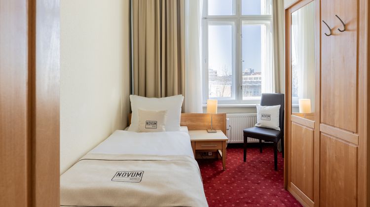 Novum Hotel Gates Berlin Room