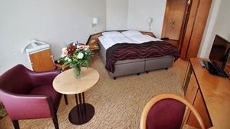 <b>Hotel Senator Hamburg Room</b>. Images powered by <a href="https://www.leonardoworldwide.com/" title="Leonardo Worldwide" target="_blank">Leonardo</a>.