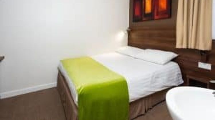Marble Arch Inn Room