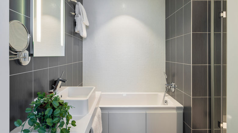 <b>Cove Centrum Room</b>. Images powered by <a href="https://www.leonardoworldwide.com/" title="Leonardo Worldwide" target="_blank">Leonardo</a>.
