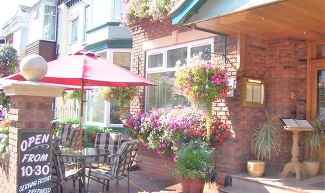 Dovedale Hotel Exterior