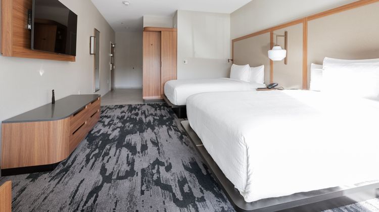Fairfield Inn & Suites Pacifica Suite
