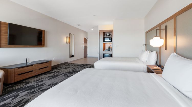 Fairfield Inn & Suites Pacifica Suite