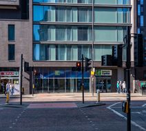 Holiday Inn Express Manchester City Ctr Exterior