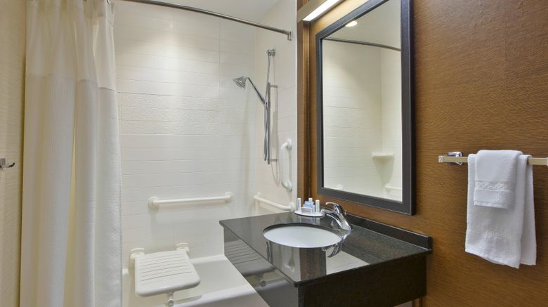 <b>Fairfield Inn & Stes Milwaukee Downtown Room</b>. Images powered by <a href="https://www.leonardoworldwide.com/" title="Leonardo Worldwide" target="_blank">Leonardo</a>.