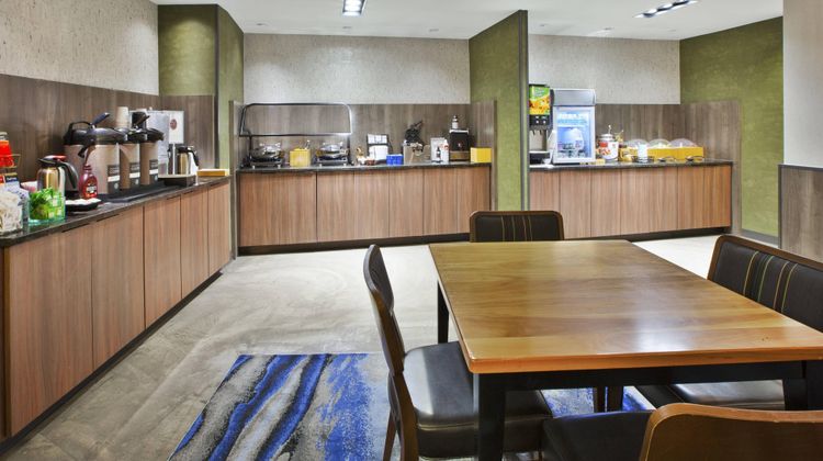 Fairfield Inn & Stes Milwaukee Downtown Restaurant