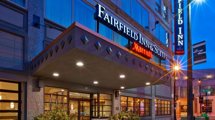 Fairfield Inn & Stes Milwaukee Downtown Exterior