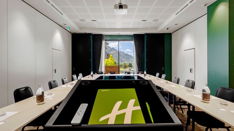 <b>Holiday Inn Remarkables Park Meeting</b>. Images powered by <a href="https://www.leonardoworldwide.com/" title="Leonardo Worldwide" target="_blank">Leonardo</a>.