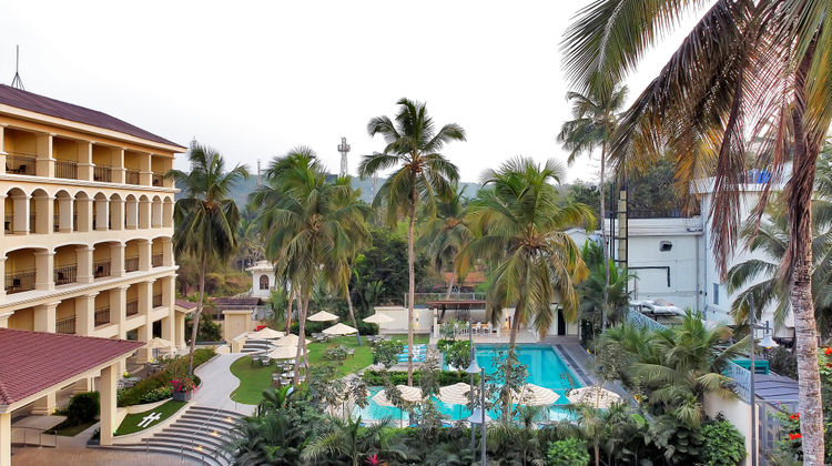 Holiday Inn Goa Candolim Exterior