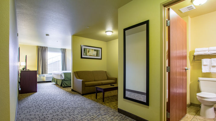 Cobblestone Hotel & Suites Orrville Room