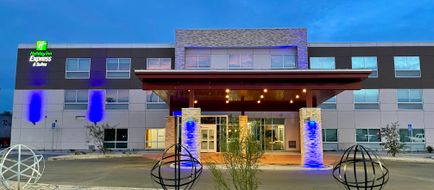 Holiday Inn Express & Suites Blythe Exterior