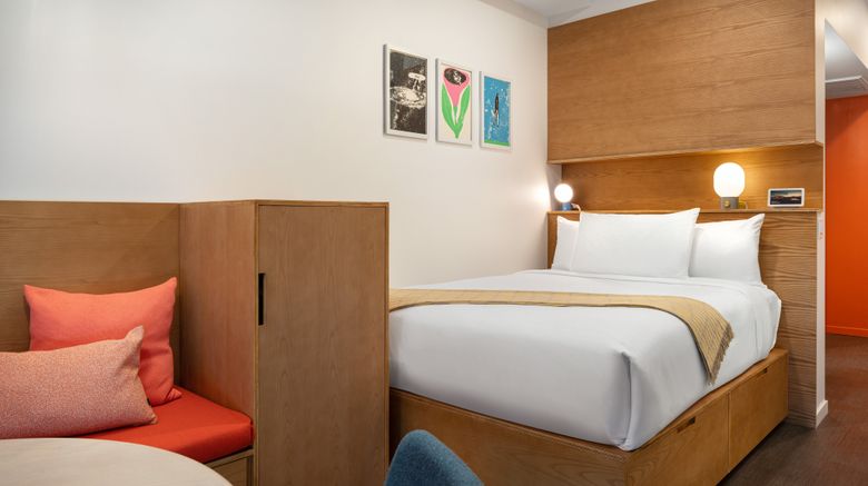 <b>Bay View Suites Room</b>. Images powered by <a href="https://www.leonardoworldwide.com/" title="Leonardo Worldwide" target="_blank">Leonardo</a>.