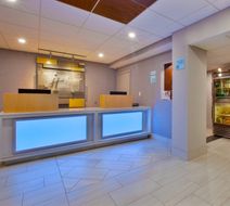 Holiday Inn Express Lobby