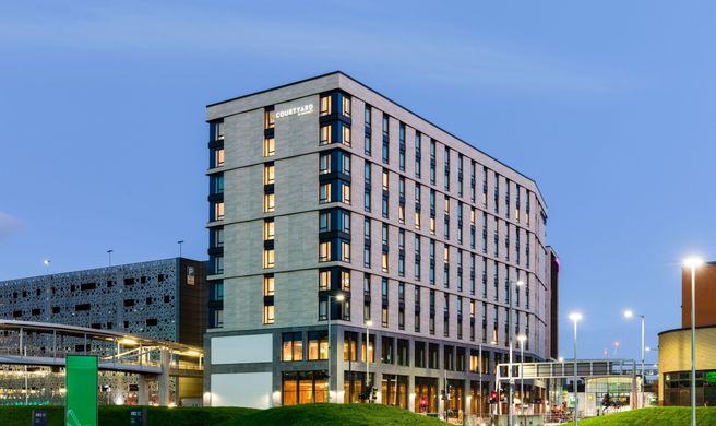Courtyard Glasgow SEC Exterior