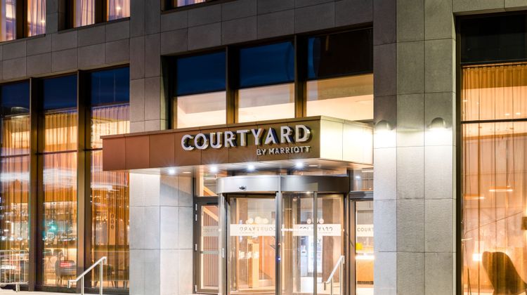 Courtyard Glasgow SEC Exterior