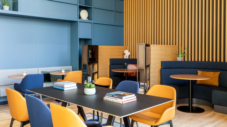 Courtyard Glasgow SEC Lobby