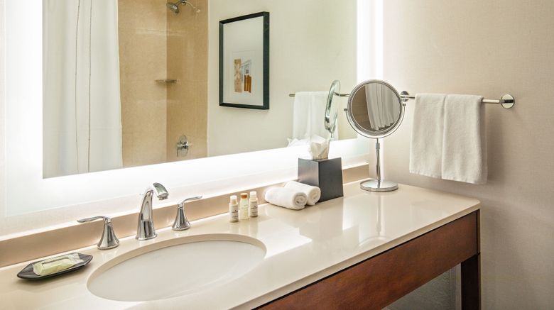 <b>Sheraton Boston Needham Hotel Room</b>. Images powered by <a href="https://www.leonardoworldwide.com/" title="Leonardo Worldwide" target="_blank">Leonardo</a>.