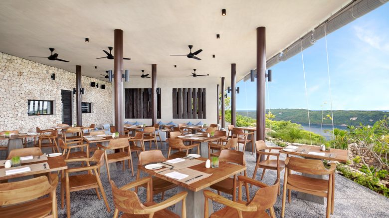 <b>Maua Nusa Penida Bali Restaurant</b>. Images powered by <a href="https://www.leonardoworldwide.com/" title="Leonardo Worldwide" target="_blank">Leonardo</a>.