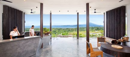 Maua Nusa Penida Bali Lobby