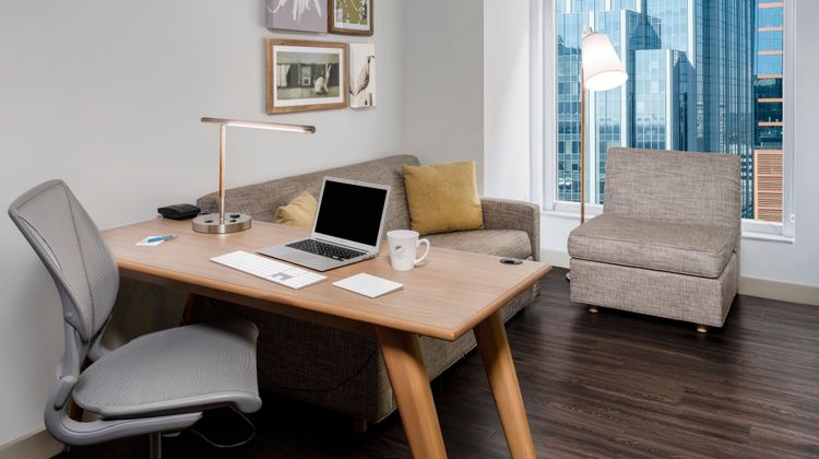 Aloft Austin Downtown Room