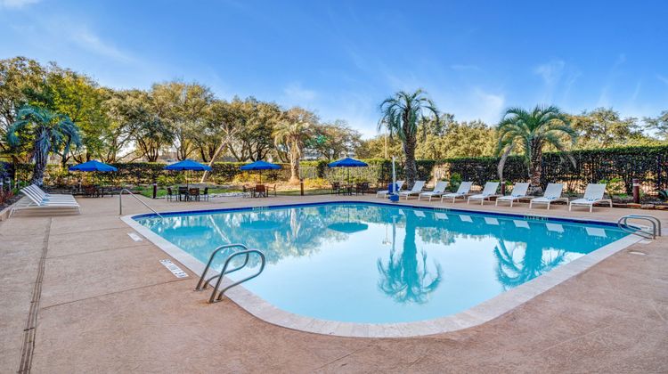 Houston Marriott North Pool