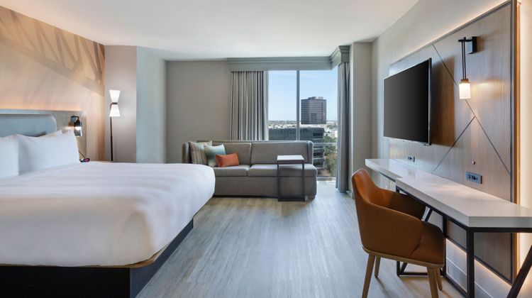 Houston Marriott North Room