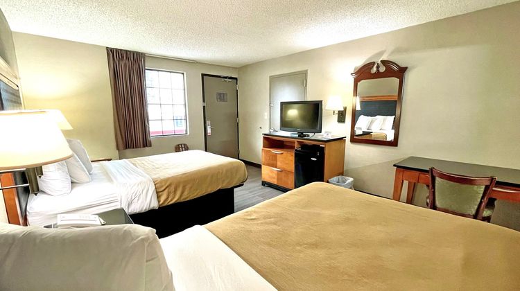 Red Carpet Inn Room