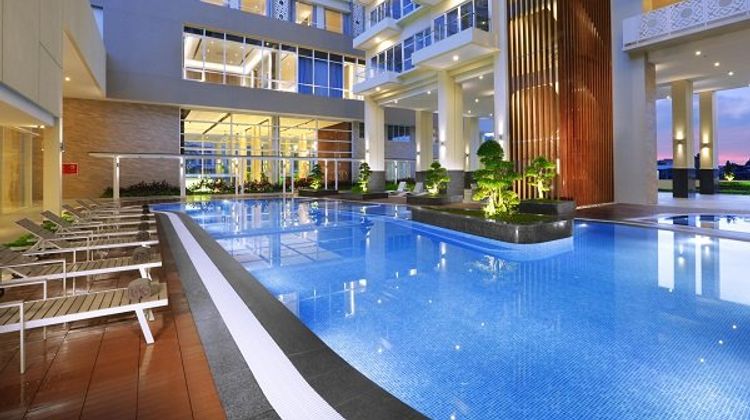 Allium Batam Hotel Pool