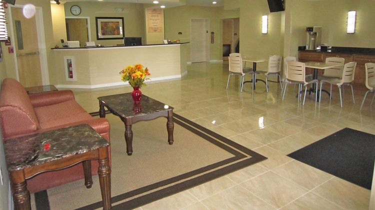Red Carpet Inn/Suites Monmouth Junction Lobby
