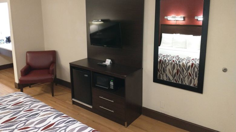 <b>Red Roof Inn Santa Ana Room</b>. Images powered by <a href="https://www.leonardoworldwide.com/" title="Leonardo Worldwide" target="_blank">Leonardo</a>.