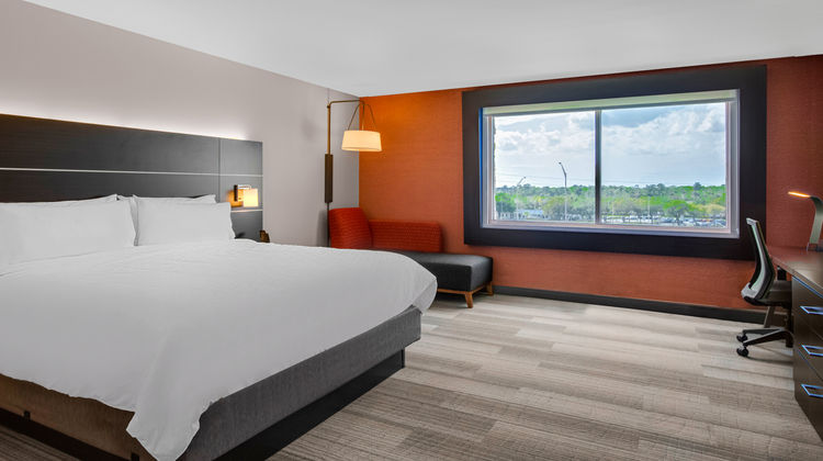 Holiday Inn Express & Suites Sanford Room