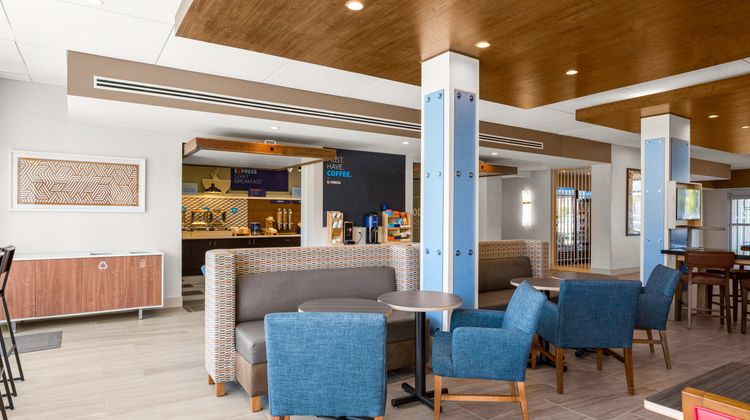 Holiday Inn Express & Suites Sanford Restaurant