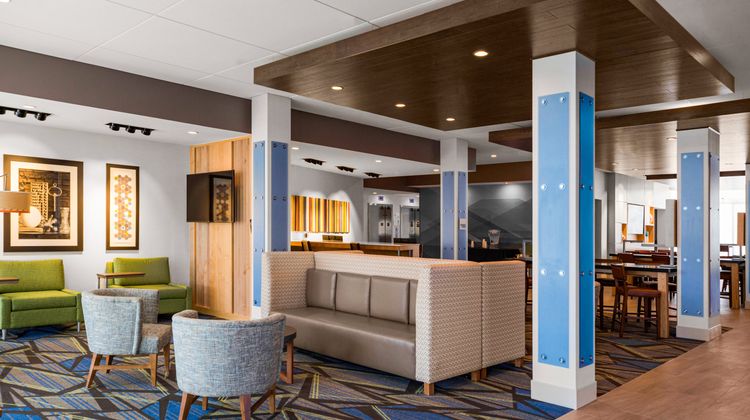 Holiday Inn Express & Suites Sanford Lobby