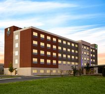 Holiday Inn Express & Suites Sanford Exterior