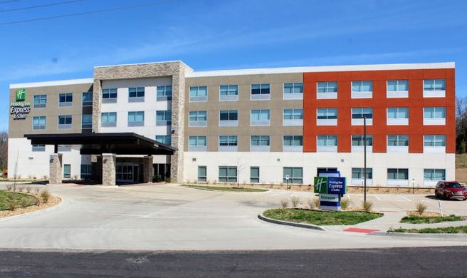Holiday Inn Express & Suites North Exterior