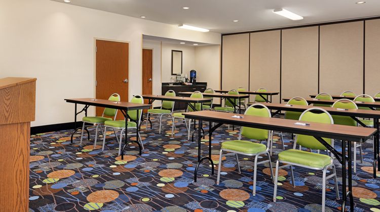 Holiday Inn Express & Suites Edmond Meeting