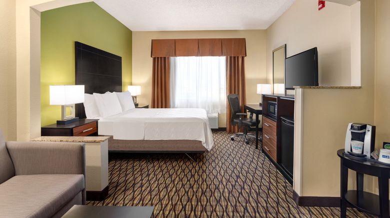 <b>Holiday Inn Express & Suites Edmond Suite</b>. Images powered by <a href="https://www.leonardoworldwide.com/" title="Leonardo Worldwide" target="_blank">Leonardo</a>.