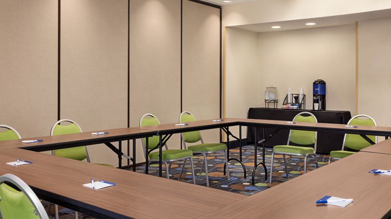 <b>Holiday Inn Express & Suites Edmond Meeting</b>. Images powered by <a href="https://www.leonardoworldwide.com/" title="Leonardo Worldwide" target="_blank">Leonardo</a>.