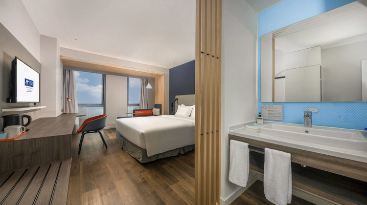 Holiday Inn Express Meishan Dongpo Room