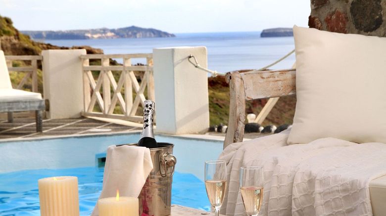 <b>Oia Mare Villas Pool</b>. Images powered by <a href="https://www.leonardoworldwide.com/" title="Leonardo Worldwide" target="_blank">Leonardo</a>.