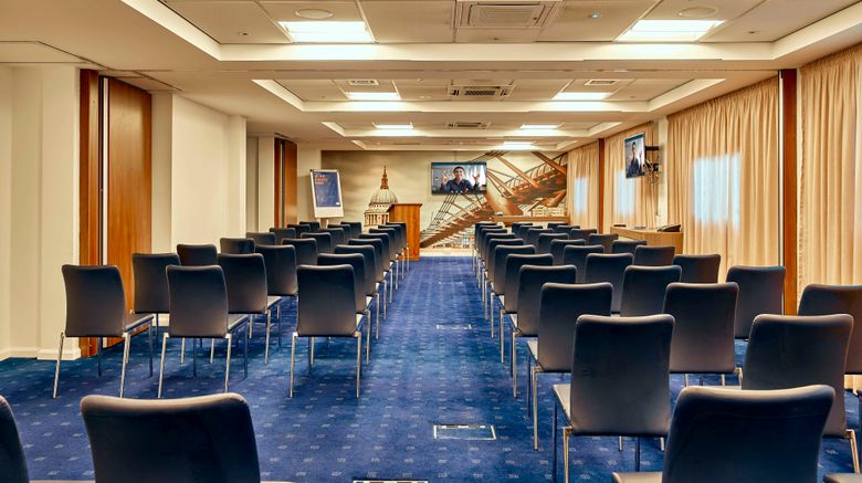 <b>Holiday Inn Express London-Stratford Meeting</b>. Images powered by <a href="https://www.leonardoworldwide.com/" title="Leonardo Worldwide" target="_blank">Leonardo</a>.