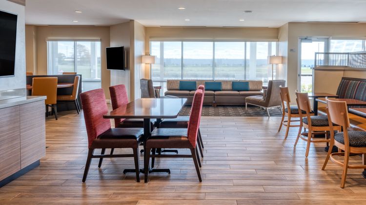 TownePlace Suites Indianapolis Airport Lobby