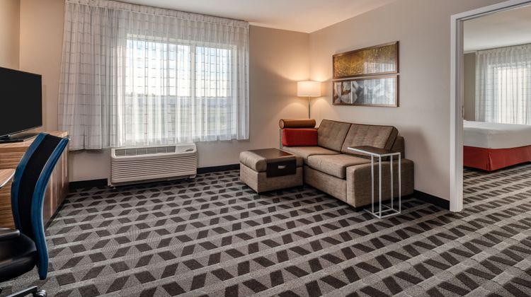 TownePlace Suites Indianapolis Airport Suite