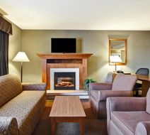 Canalta Hotel Provost Lobby