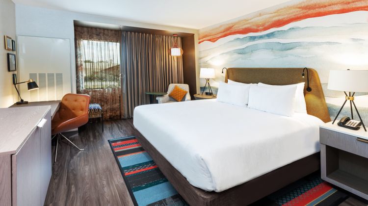 Hotel Indigo Spring-Woodlands Area Room