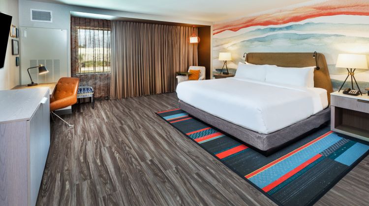 Hotel Indigo Spring-Woodlands Area Room